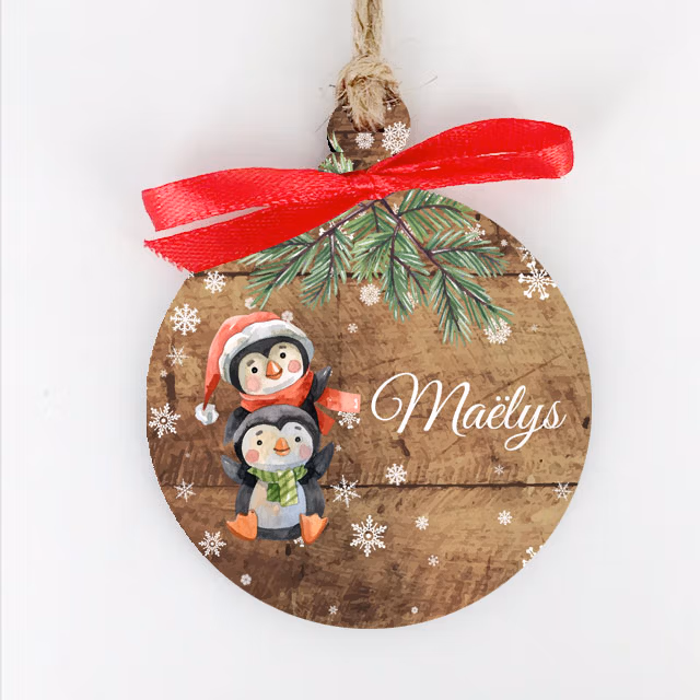D&eacute;coration de no&euml;l en bois personnalis&eacute;e avec un pr&eacute;nom, d&eacute;coration pour sapin de no&euml;l motif petit pingouin